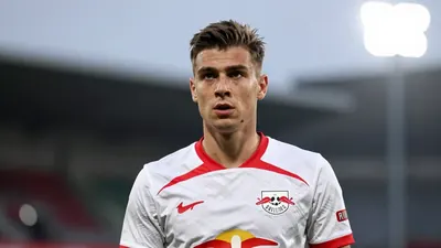 RB Leipzig hat eine Entscheidung für den Ligastart getroffen, nachdem Gladbach-Kapitän Tim Kleindienst bei der...