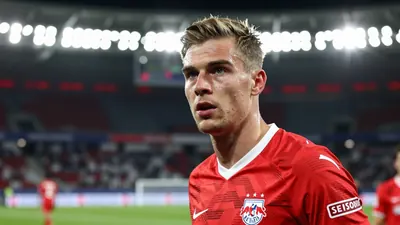 Stefan Effenberg hält den Einzug von RB Leipzig in die K.o.-Runde der Champions League für sehr schwierig und erinnert an...