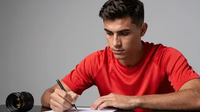 Der 20-jährige Spanier Marc Guiu wechselt von Chelsea zum Bundesliga-Drittplatzierten RB Leipzig