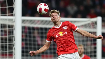 RB Leipzig startet mit einem 3:0-Heimsieg gegen Borussia Mönchengladbach in die Bundesliga-Saison, wobei Rocco Reitz...