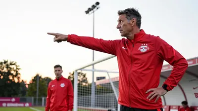 RB Leipzig verhandelte im Sommer mit Cesc Fàbregas als Wunschkandidaten für den Trainerposten, doch der Spanier blieb bei...
